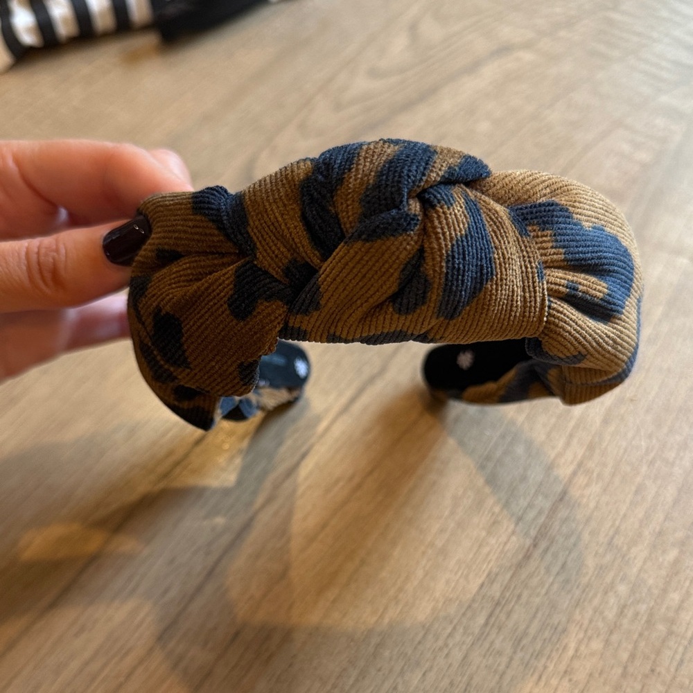 Lele Sadoughi Brown and Black Knotted Headband